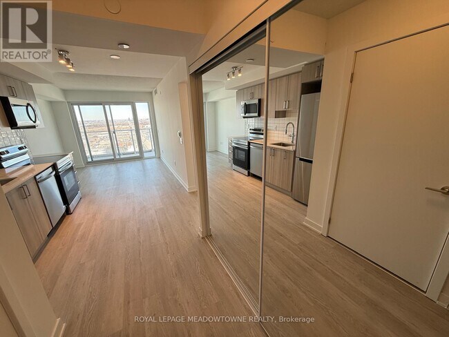 Photo du bâtiment - 1010 Sandy Beach Rd