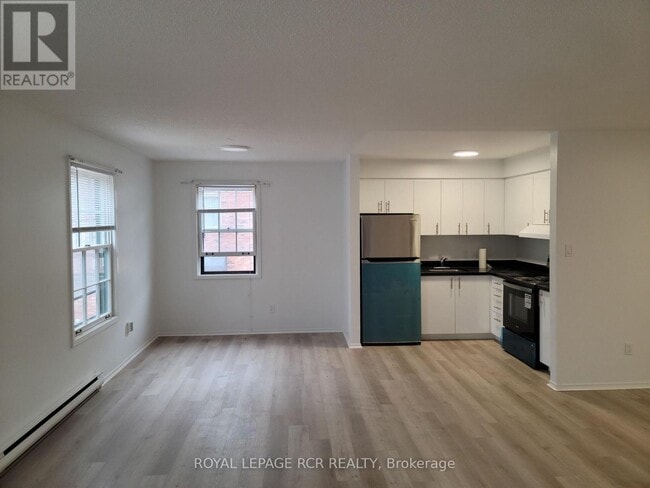 Photo du bâtiment - 2 Orchard Heights Blvd