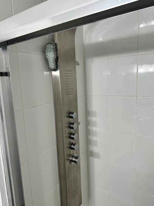 Photo du bâtiment - 99 Ina Ln