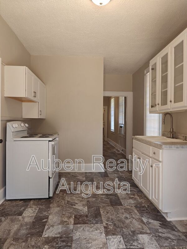 Foto del edificio - 1702 Johns Rd