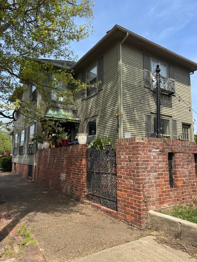 Foto del edificio - 616 SE 3rd St