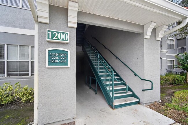 Building Photo - 18001 Richmond Pl Dr