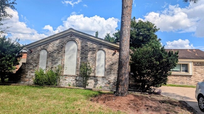 Building Photo - 10523 Huff Dr