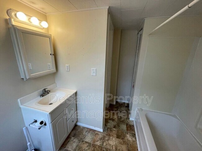 Foto del edificio - 210 Main St