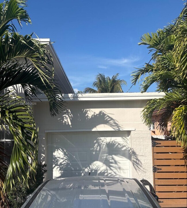 Foto del edificio - 9048 Carlyle Ave