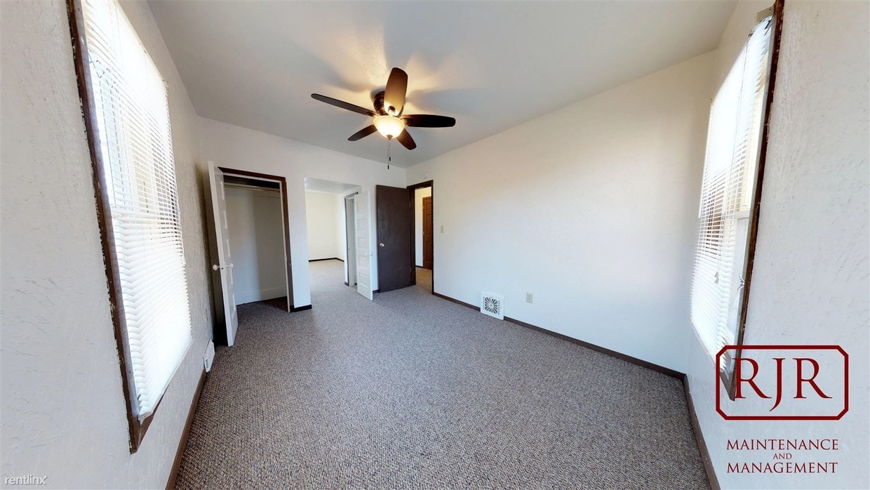 Building Photo - 1 br, 1 bath  - 120 E Avenue B 120 E Ave B #5