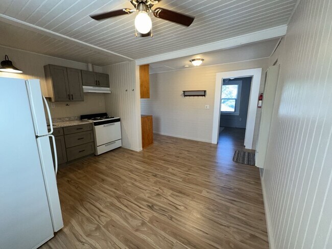 Foto del edificio - 166 Wildwood Ave