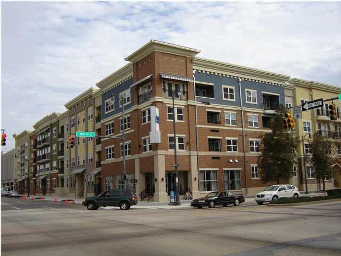 Primary Photo - 2020 5th Ave S