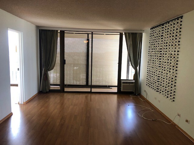 Building Photo - Outstanding Views from this One Bedroom, O...