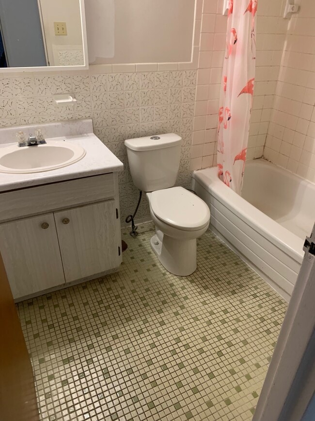 Building Photo - 3044 Sandwich St.