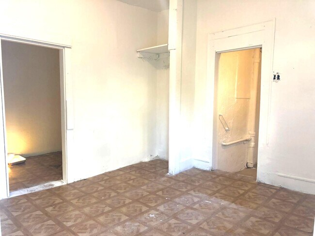 Living area - 134 SW 5th Ave
