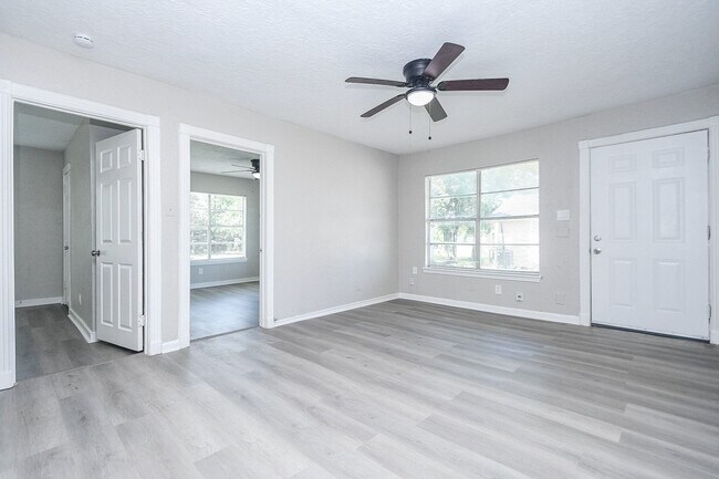 Foto del edificio - 6024 Collingsworth St
