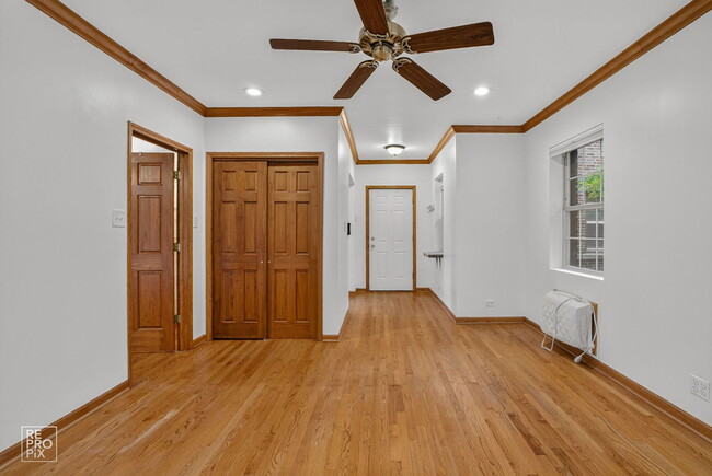 Foto del edificio - 1816 W Chase Ave