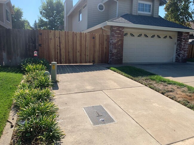 Foto del edificio - 5828 Laguna Vale Way