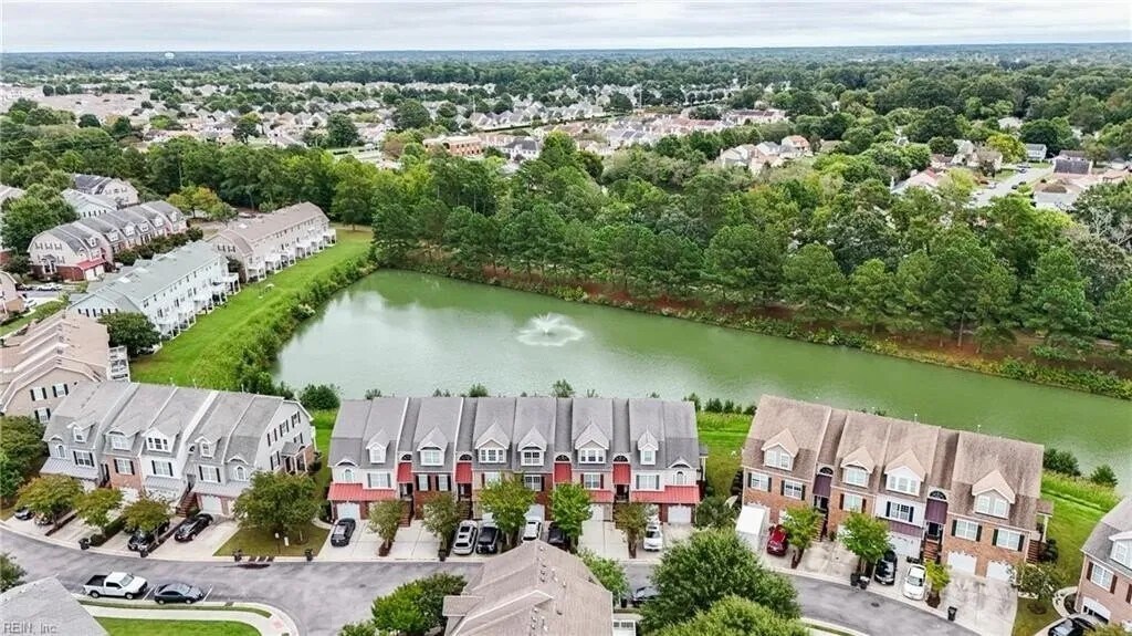 Foto del edificio - 956 Iron Bridge Dr