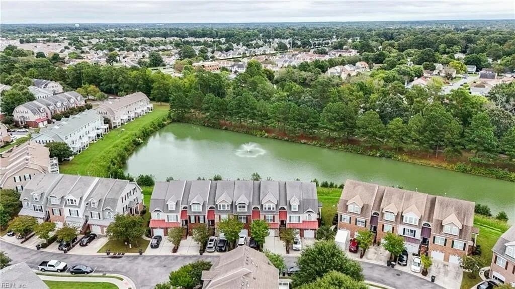 Building Photo - 956 Iron Bridge Dr