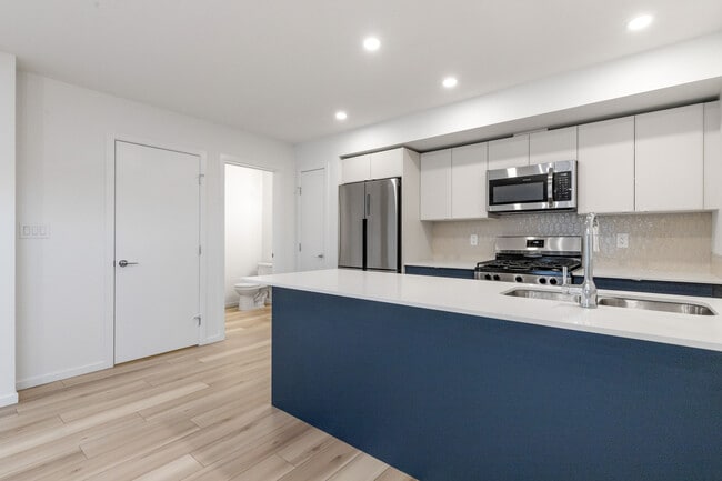 Building Photo - 16006-16103 103 Ave NW