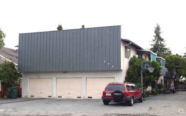 Foto del edificio - 223 Lincoln Ave