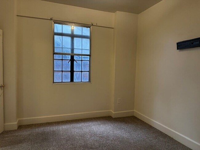 Foto del edificio - 213 N 2nd St