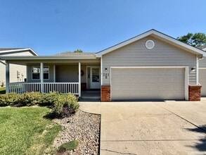 Building Photo - 201 Manor Ct
