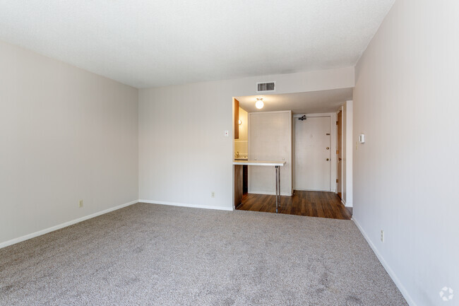 1BR, 1BA - 600 SF - Lee Crest Apartments