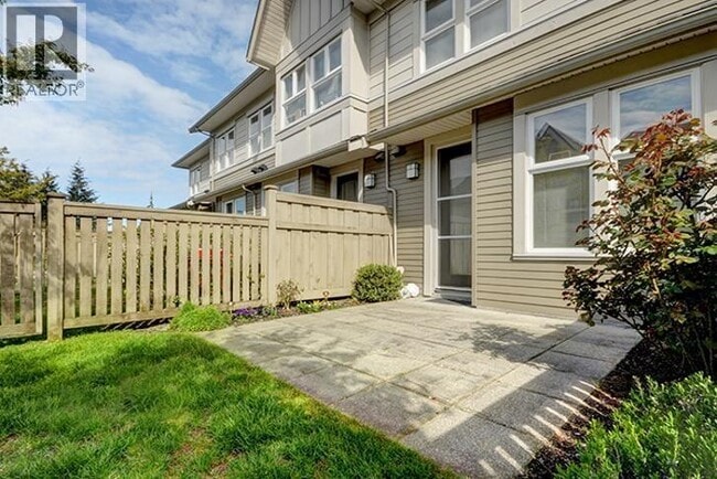 Building Photo - 6558 Arbutus St