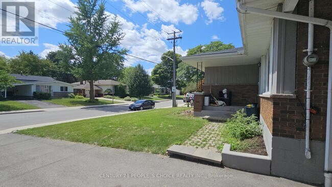 Building Photo - 98 Lynbrook Dr