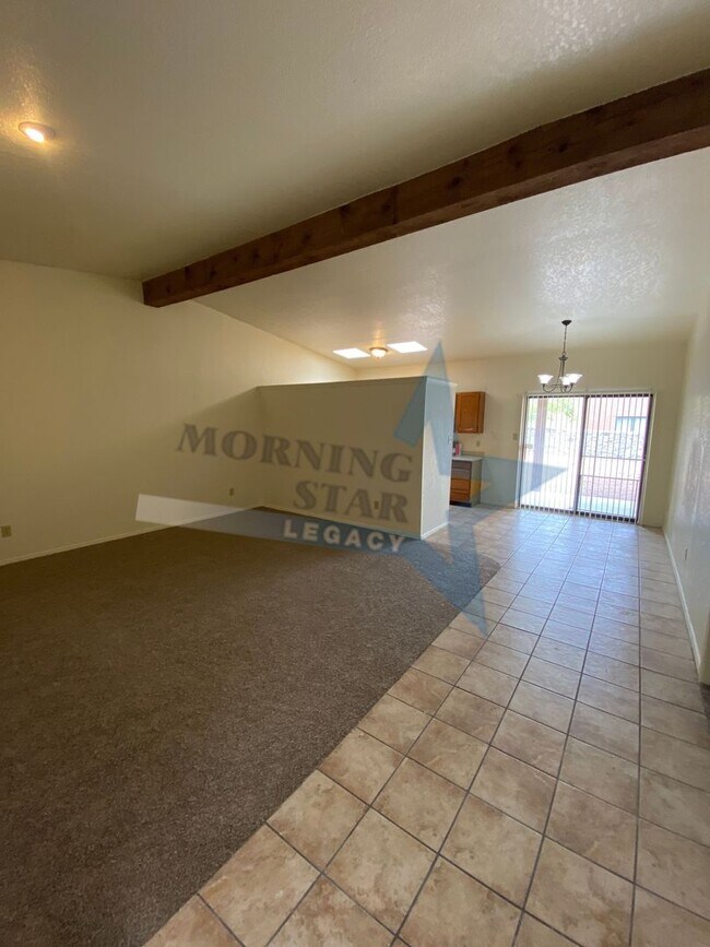 Foto del edificio - Updated 2 bed townhouse - Available Now!
