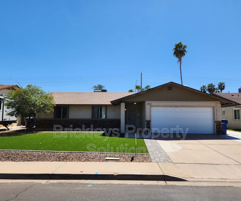 Primary Photo - 2453 E Jacinto Ave