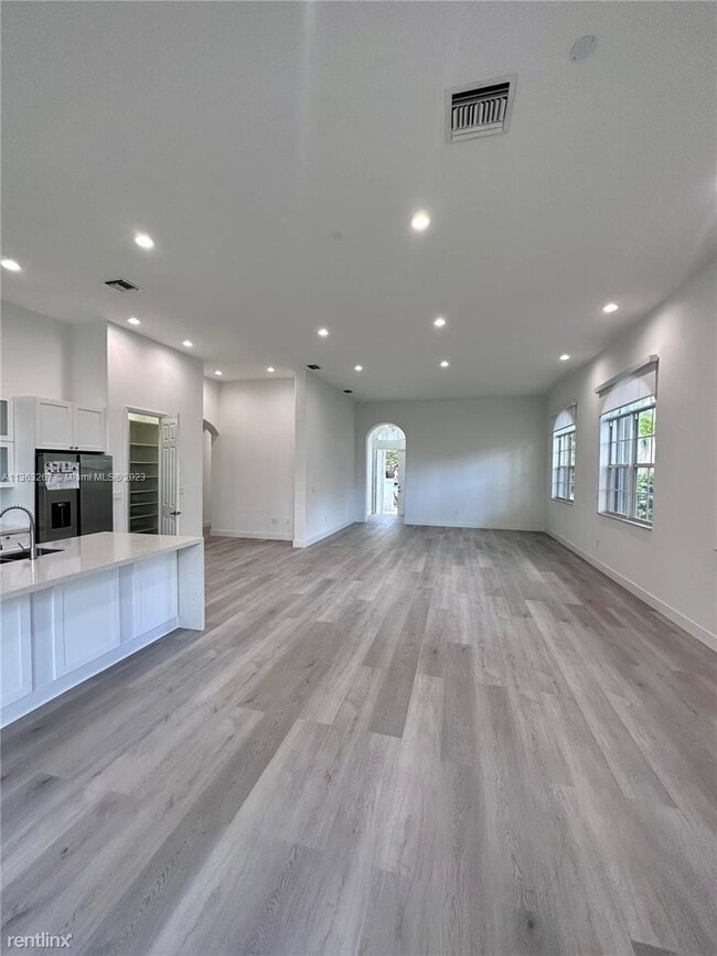 Building Photo - 4 br, 3 bath House - 11123 NW 71st Ter # 1...