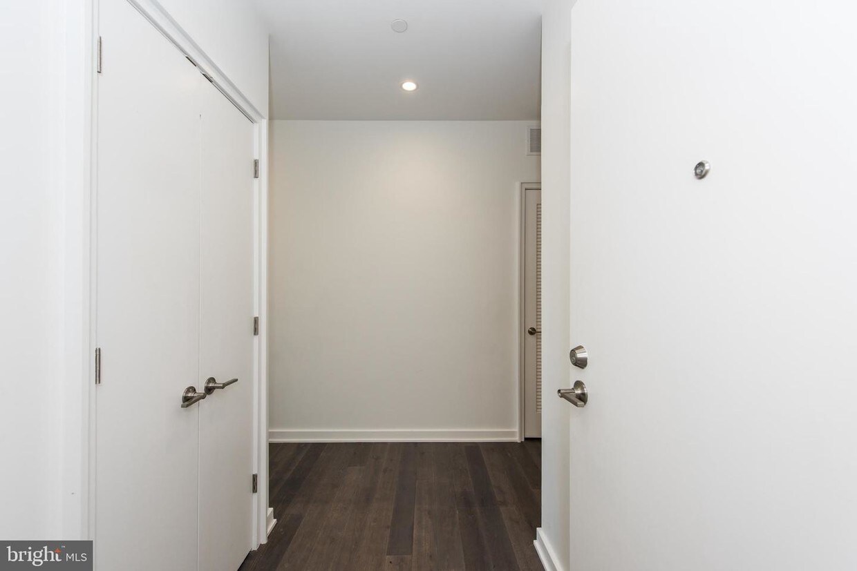 Foto principal - 1380 Quincy St NW