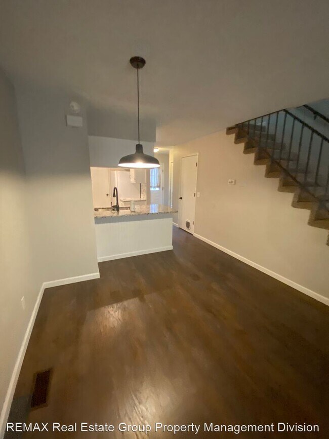 Building Photo - 2 br, 2.5 bath House - 3427 Queen Anne Way