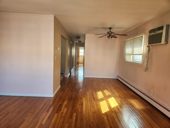 Comedor - 30 E 36th St