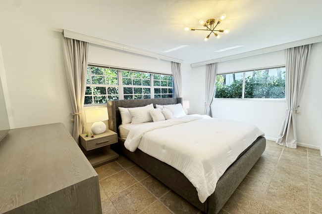 Foto del edificio - 234 Oleander Ave