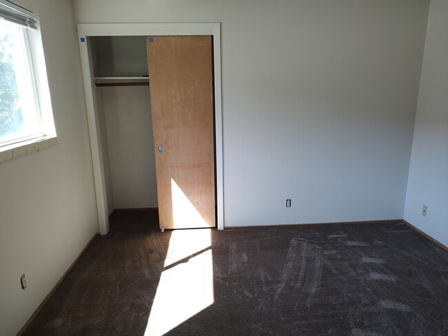 Bedroom - 45 Oak Ave