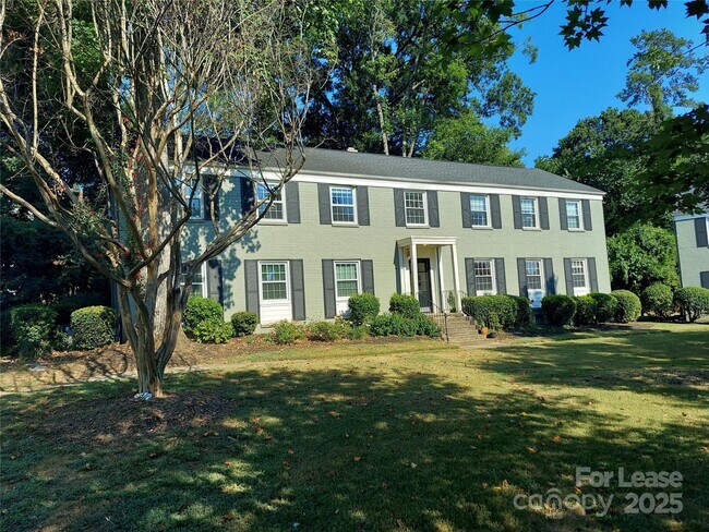 Building Photo - 557 Wakefield Dr