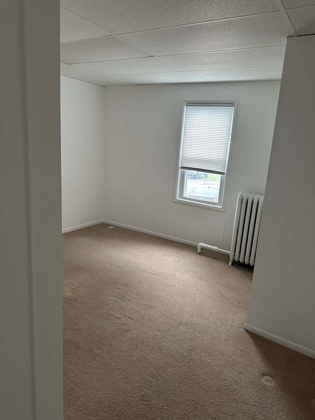 Dormitorio delantero 1 - 265 Rochester St