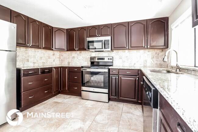 Foto del edificio - 6230 Westport Dr