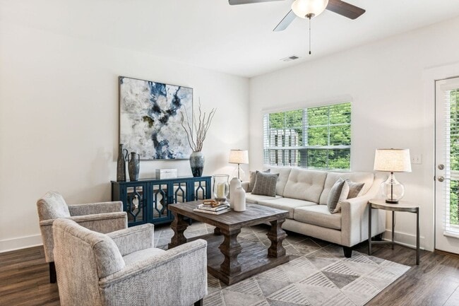 Building Photo - Charming 3BR Corner Townhome in Franklin