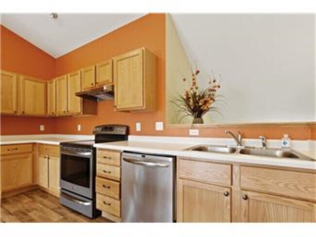 Building Photo - 15341 Flower Way