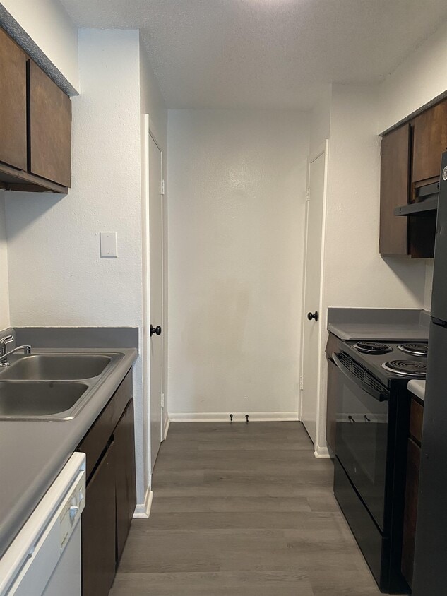 4110 Arthur St Unit 37, Beaumont, TX 77706 Room for Rent in Beaumont