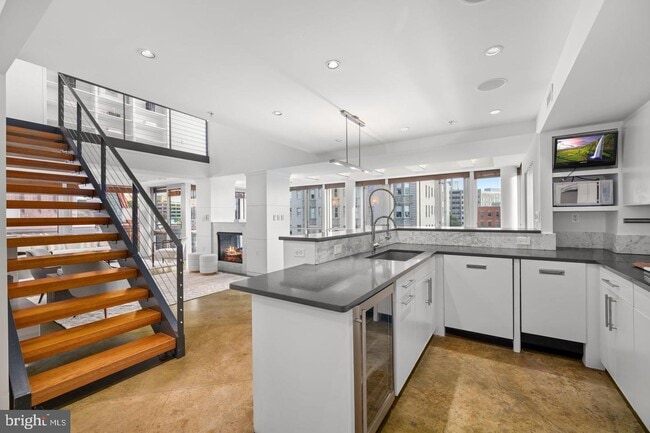 Building Photo - 2002 Massachusetts Ave NW