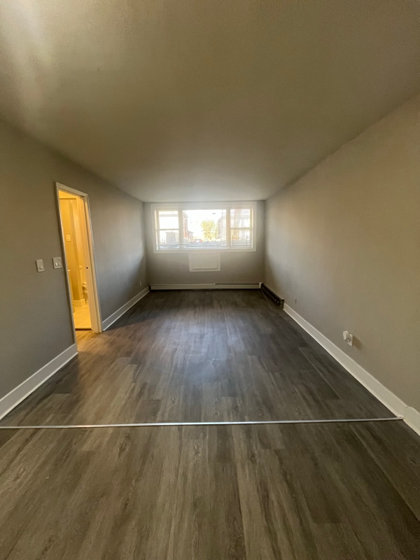 Building Photo - 394 Park Ave