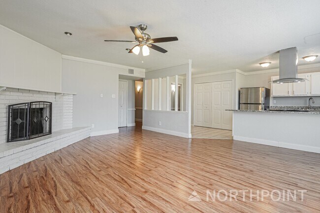 Foto del edificio - 3 BR/2BA | Newly Renovated Single Family Home |  Large Backyard|1- Car Garage!