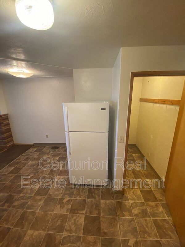 Building Photo - 132 Stoneway Dr NW