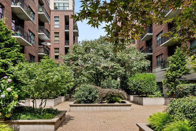 Foto del edificio - 821 NW 11th Ave