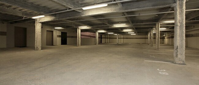 Building Photo - 539 38th St