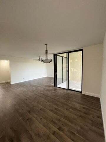 Building Photo - 825 Egret Cir