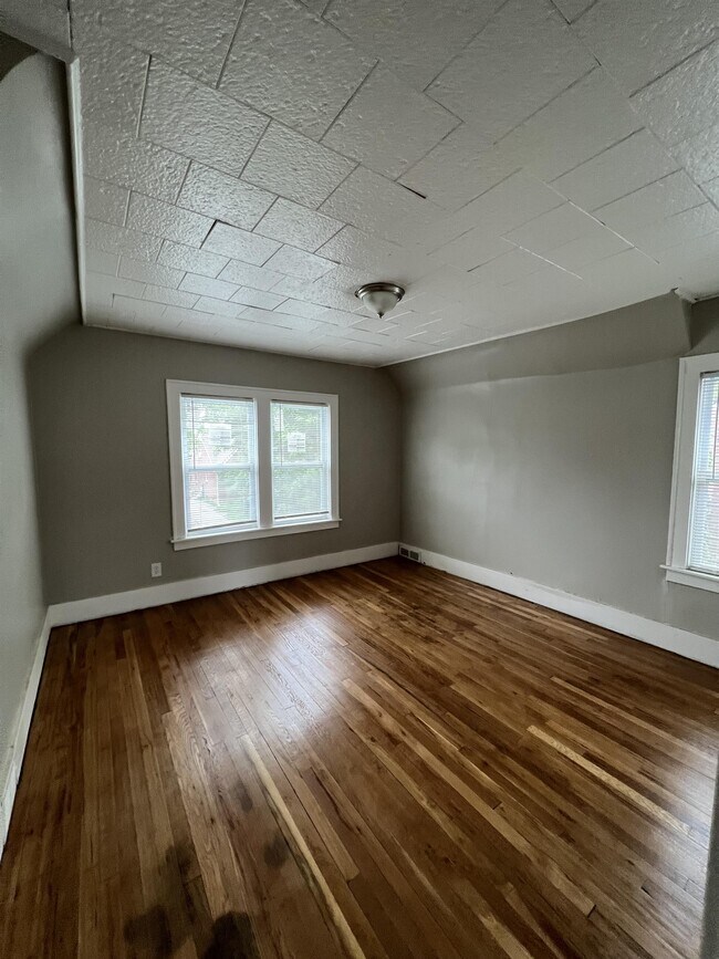 Building Photo - 15500 Rutherford St