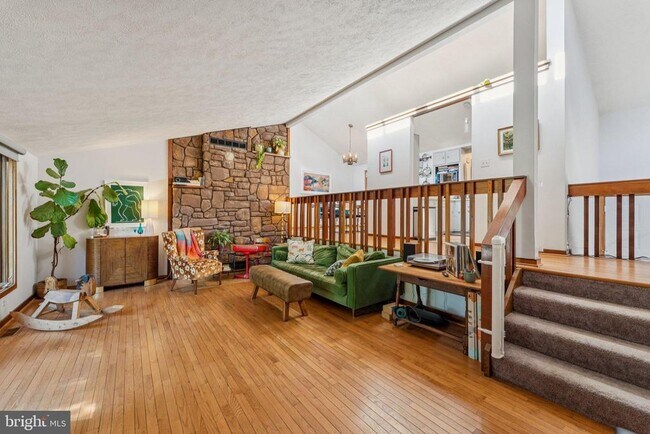 Building Photo - 1684 Chain Bridge Rd